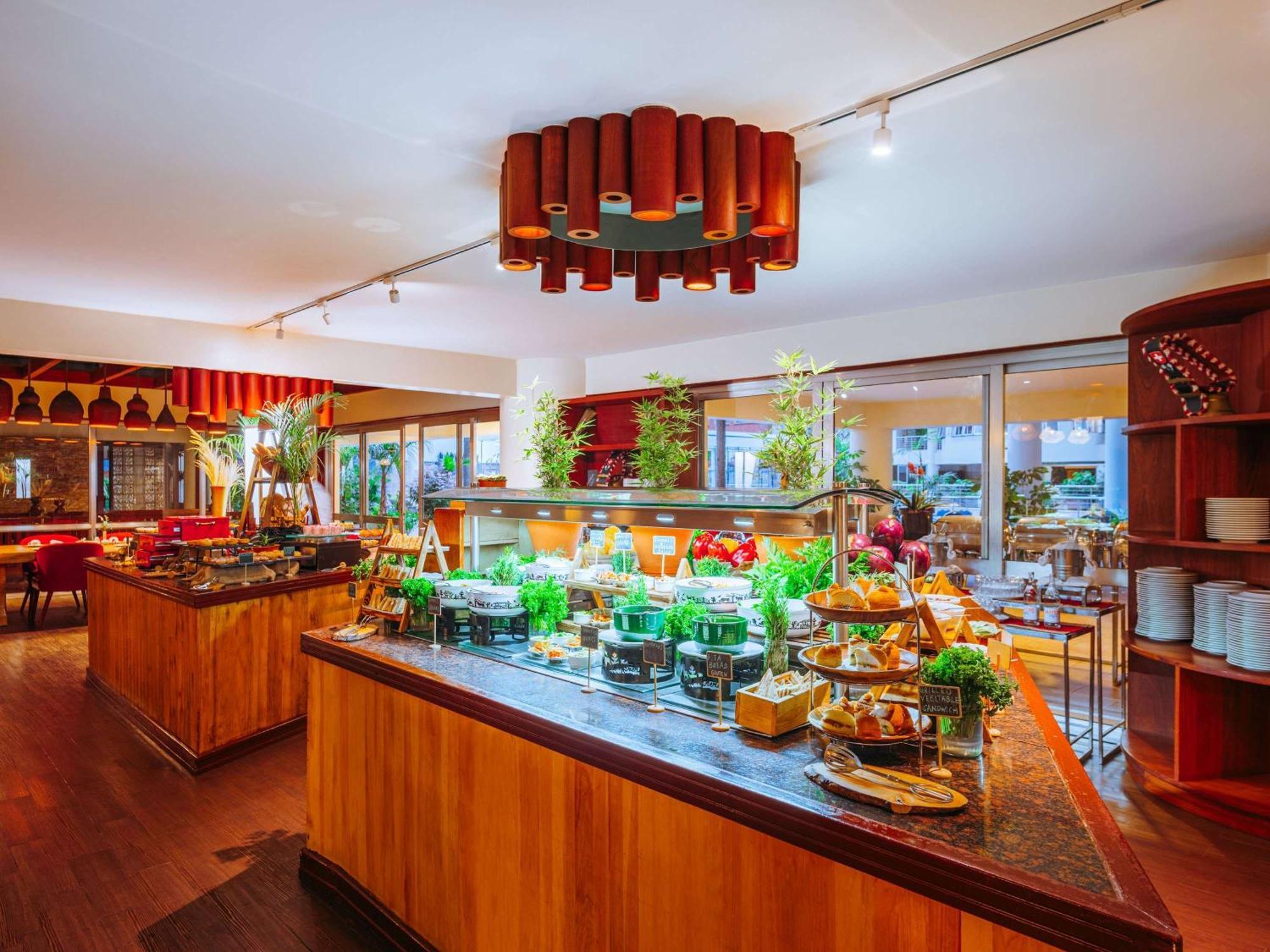 Moevenpick Hotel & Residences Nairobi Zewnętrze zdjęcie